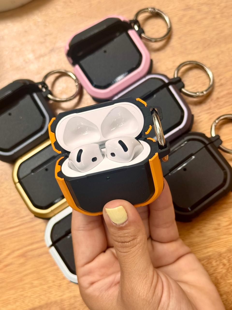 🔥 CASE PROTECTOR CON BORDE Y LLAVERO PARA AIRPODS