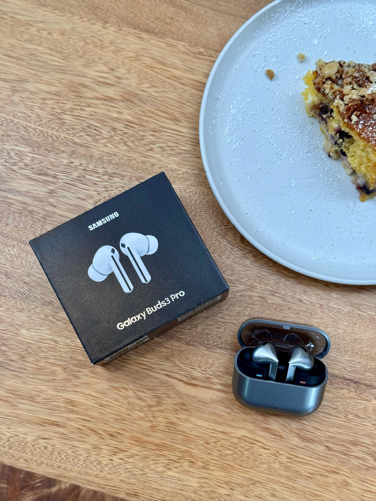 AUDÍFONOS INALÁMBRICOS BUDS 3 PRO GALAXY 🎧✨ + Obsequio: Cubo protector para la carga