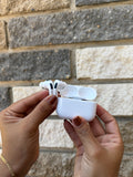 AirPods Pro 3 Color Blanco Con Cancelación De Ruido🎧✨ + Obsequio: Silicon Case con interior de gamuza