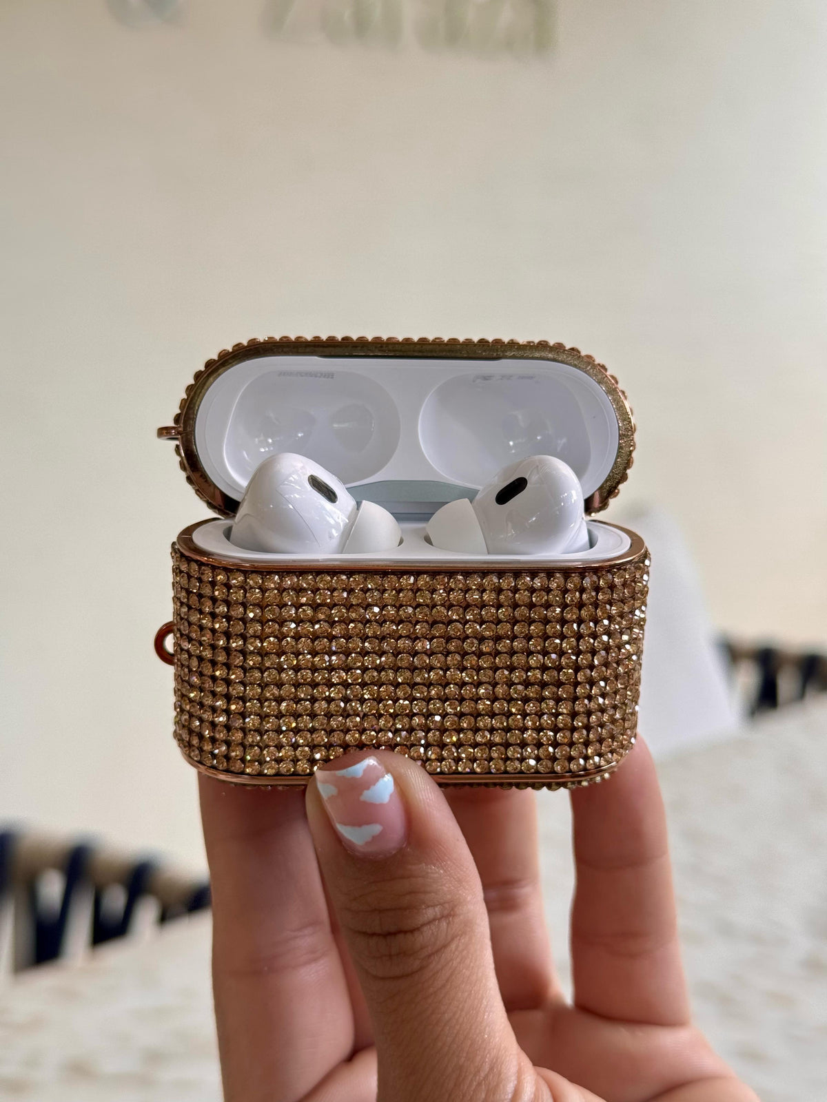 🔥 CASE DE LUJO CON PIEDRERÍA PARA AIRPODS PRO 2