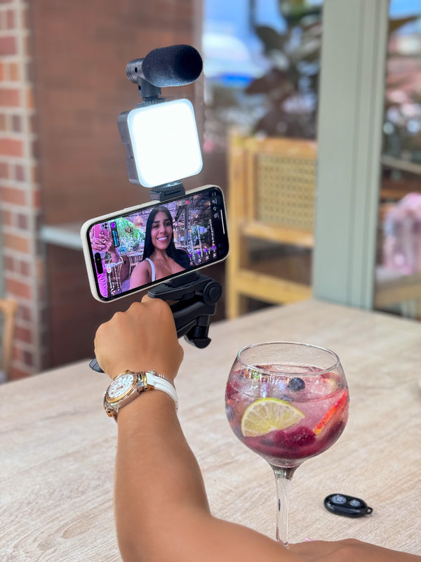 📱🎥 Soporte AY-49 con Luz LED y Micrófono