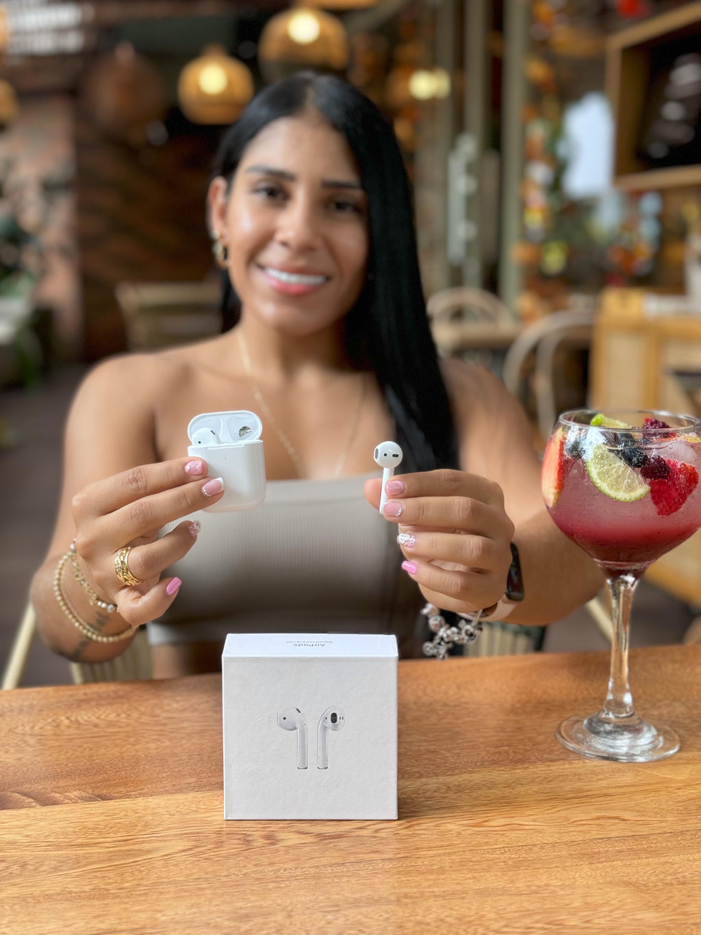 AIRPODS 2 GENERACIÓN 🎧✨ + Obsequio: Silicon Case con interior de gamuza