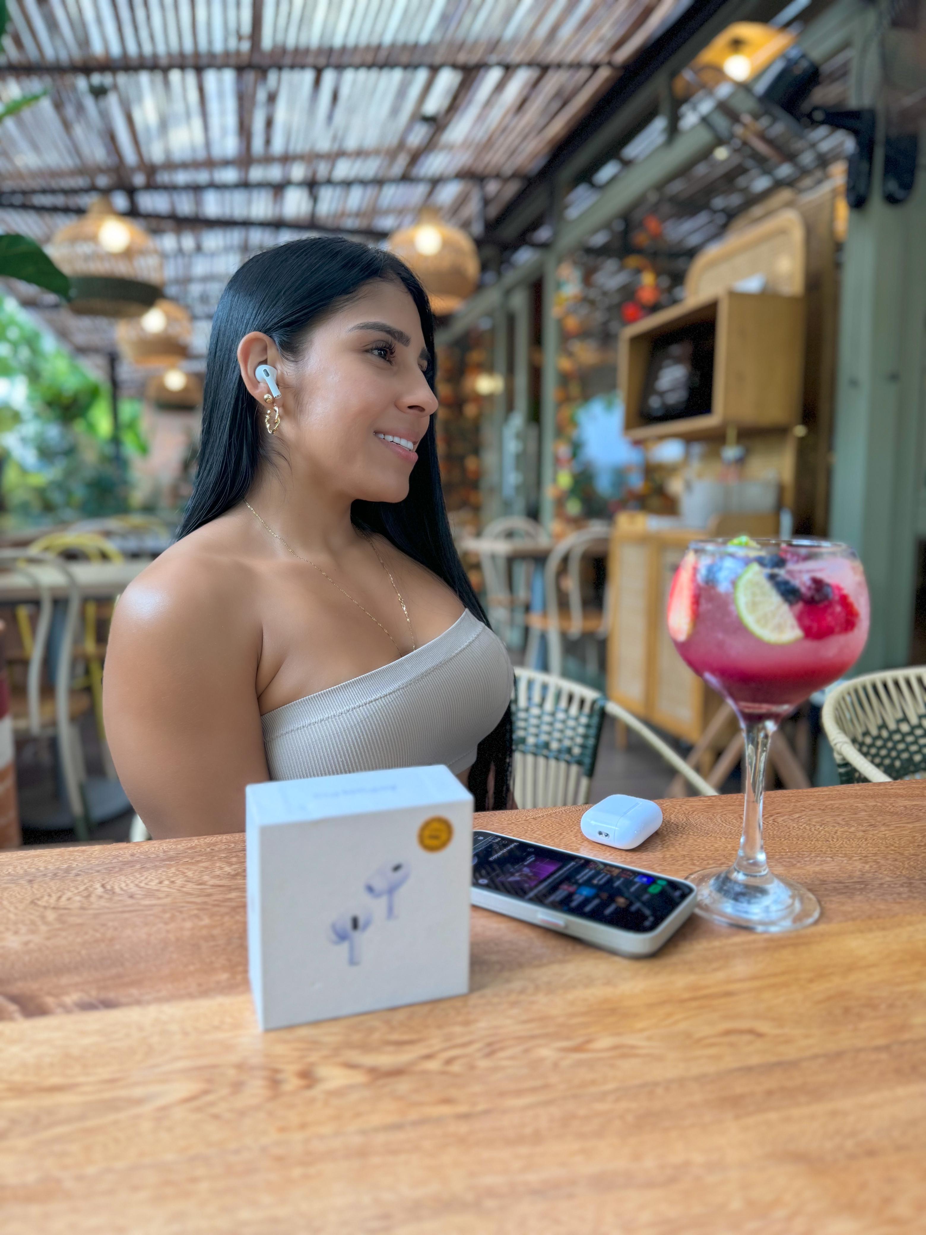 AIRPODS PRO 2 GENERACIÓN 🎧✨ + Obsequio: Silicon Case con interior de gamuza