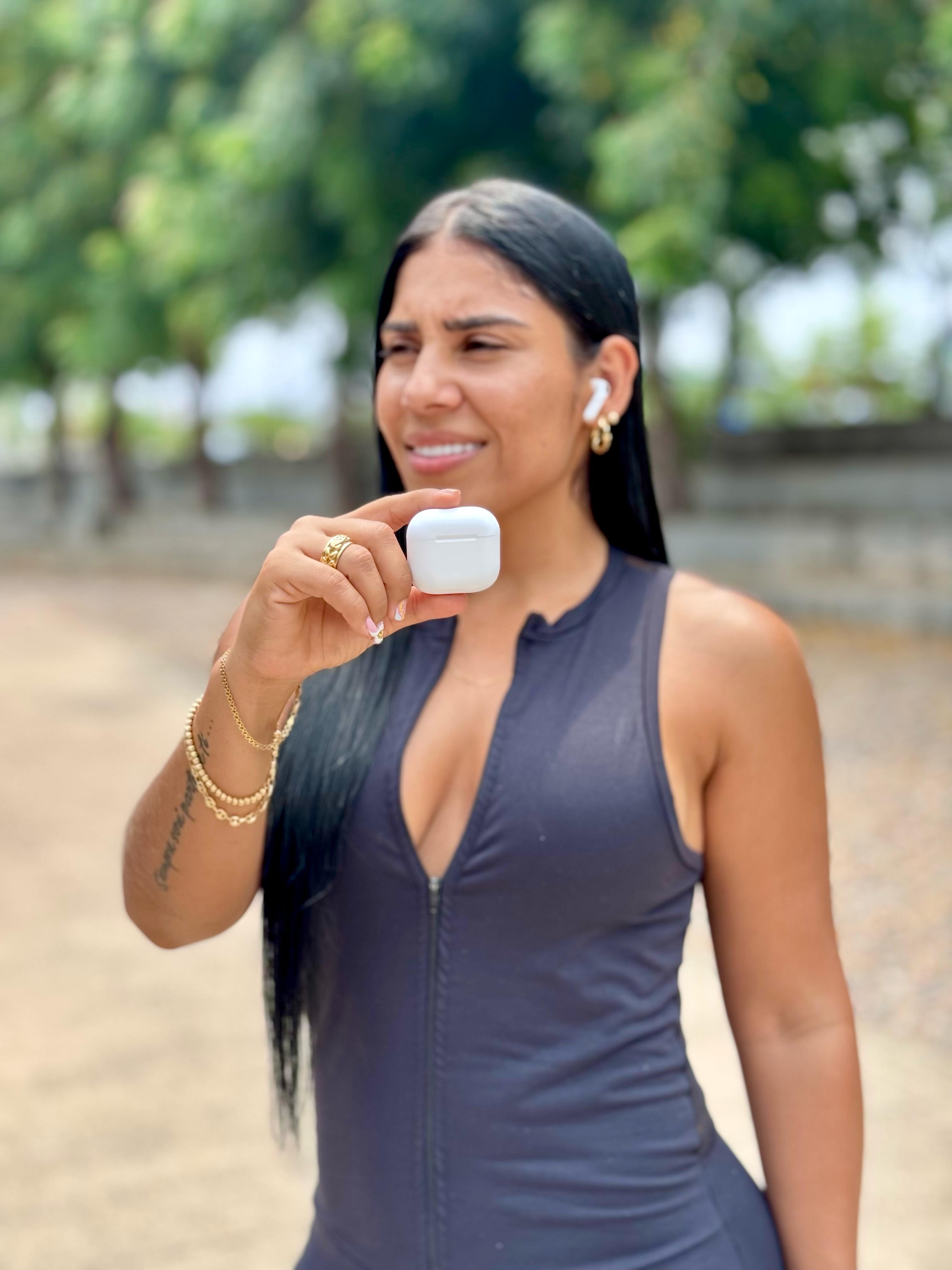 AIRPODS 4 🎧✨  + Obsequio: Silicon Case con interior de gamuza