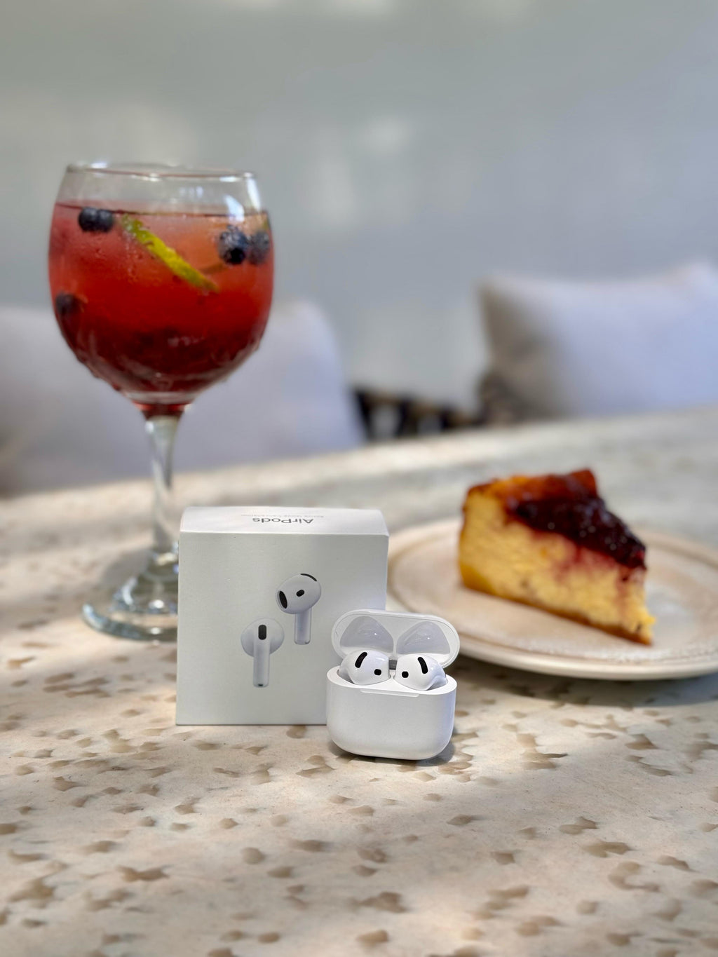 AIRPODS 4 🎧✨  + Obsequio: Silicon Case con interior de gamuza