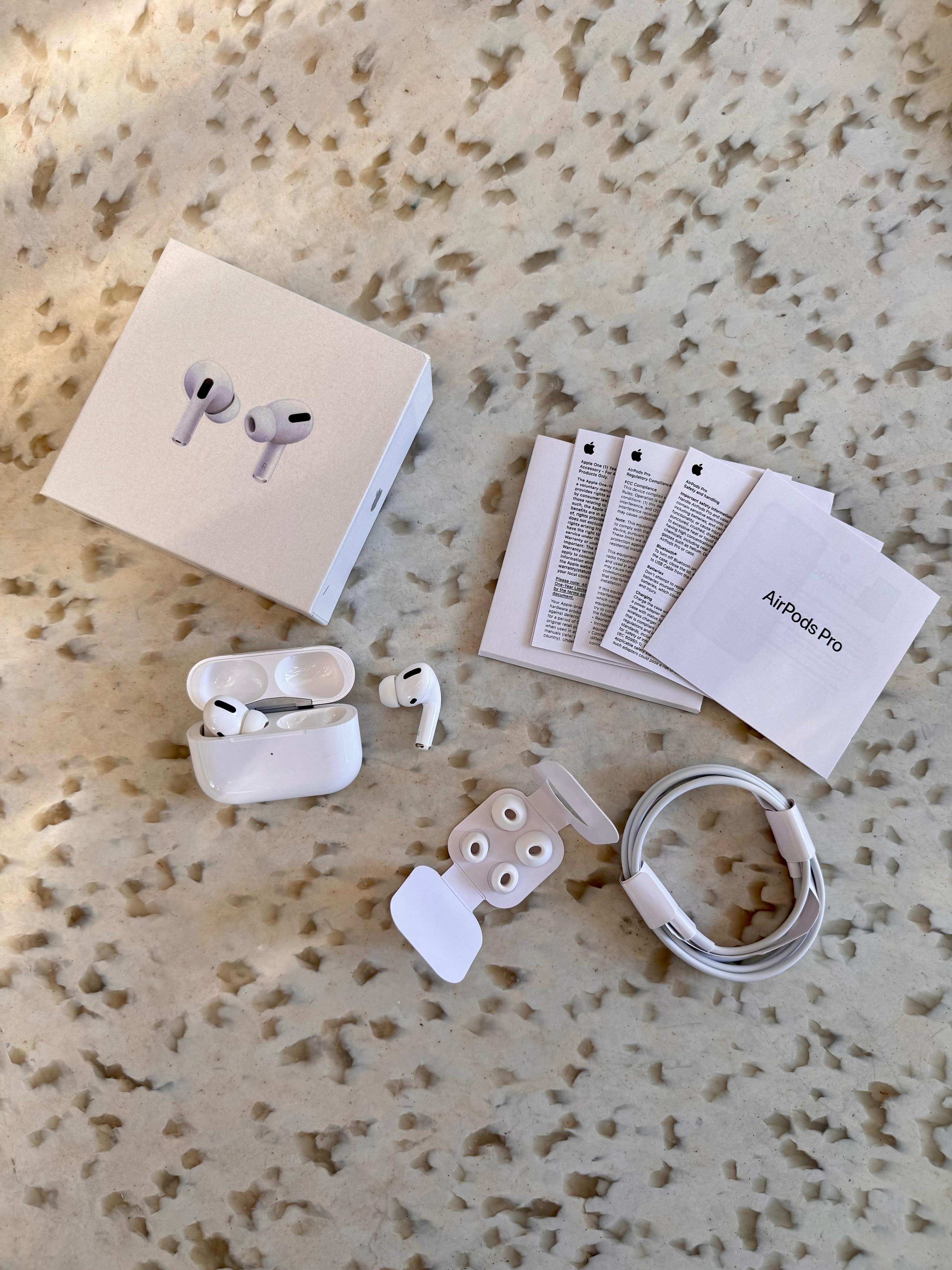 AIRPODS PRO 2 GENERACIÓN 🎧✨ + Obsequio: Silicon Case con interior de gamuza