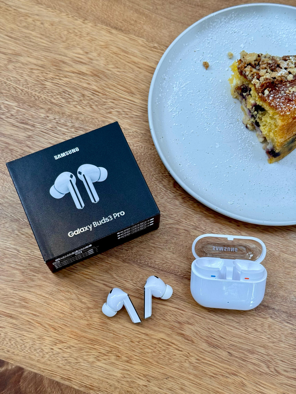 AUDÍFONOS INALÁMBRICOS BUDS 3 PRO GALAXY 🎧✨  + Obsequio: Cubo protector para la carga