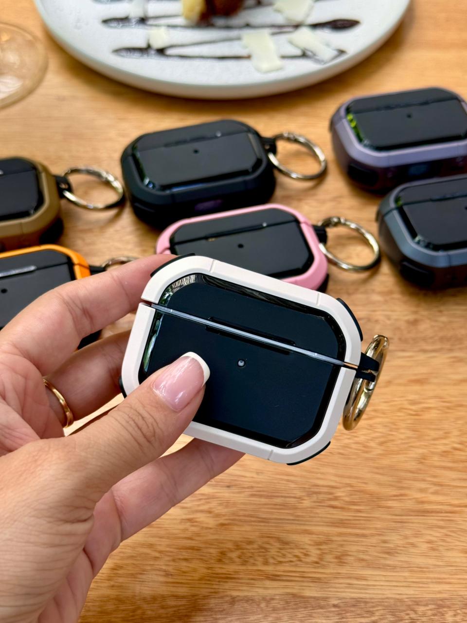 🔥 CASE PROTECTOR CON BORDE Y LLAVERO PARA AIRPODS