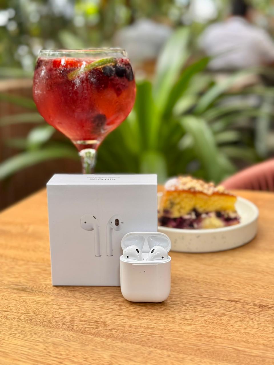AIRPODS 2 GENERACIÓN 🎧✨ + Obsequio: Silicon Case con interior de gamuza
