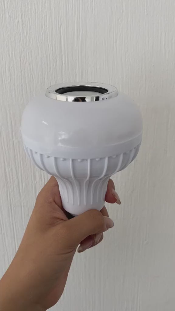 Bombilla LED RGB + Altavoz Bluetooth